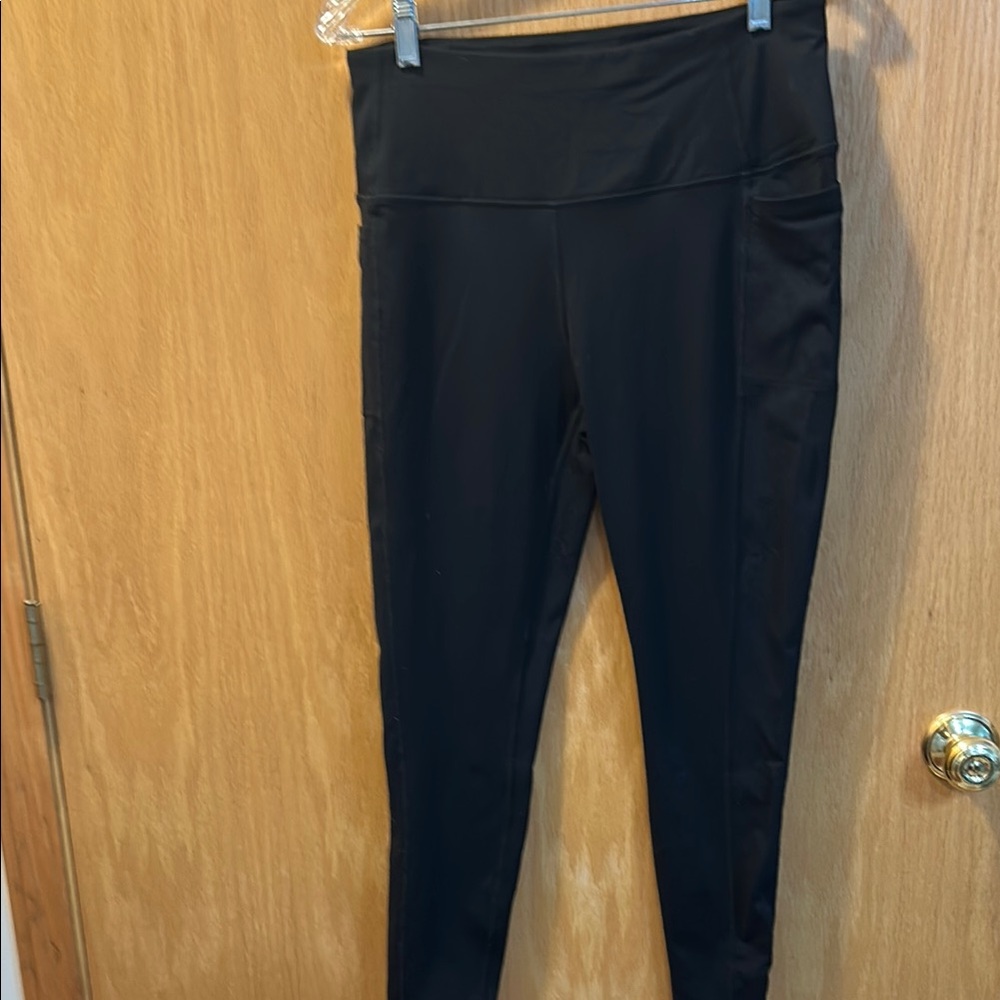 Skechers size Large Black High-Waisted Leggings